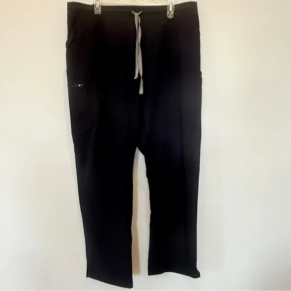 Lot of 2 Figs Navy Blue Scrub Sets (2 tops/2 pants) 520224Q - Picture 8 of 9